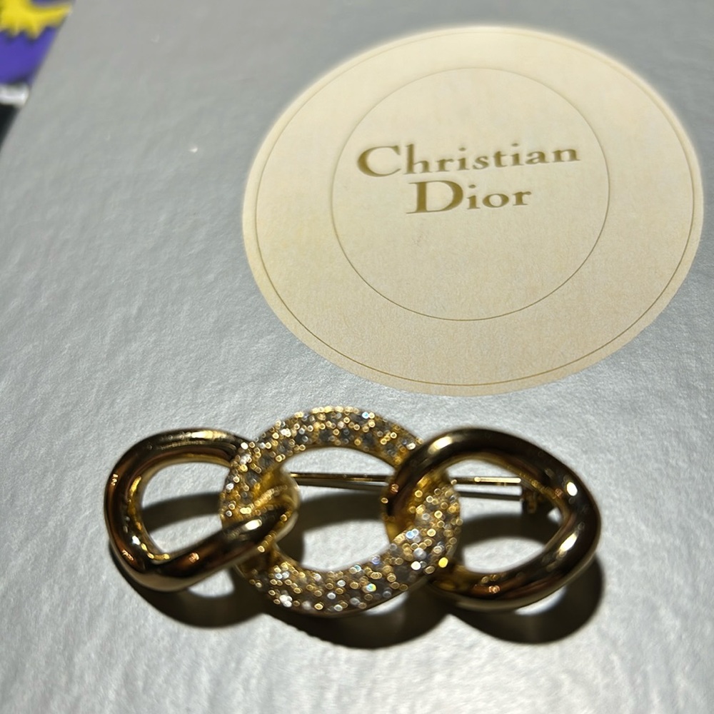 Vintage 💎Dior brooch